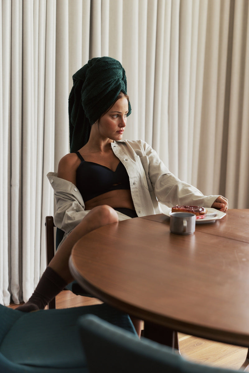 Light, seamless layers for everyday wear